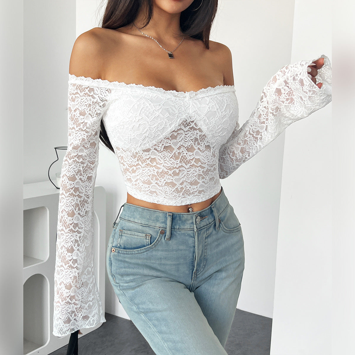 Sexy slim lace shoulder long sleeved short top for women
