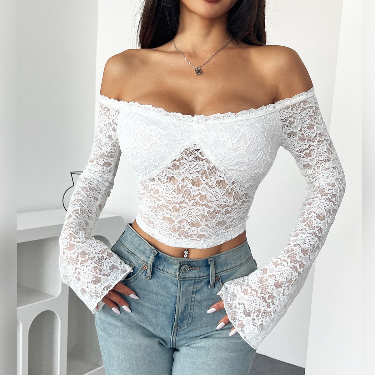 Sexy slim lace shoulder long sleeved short top for women