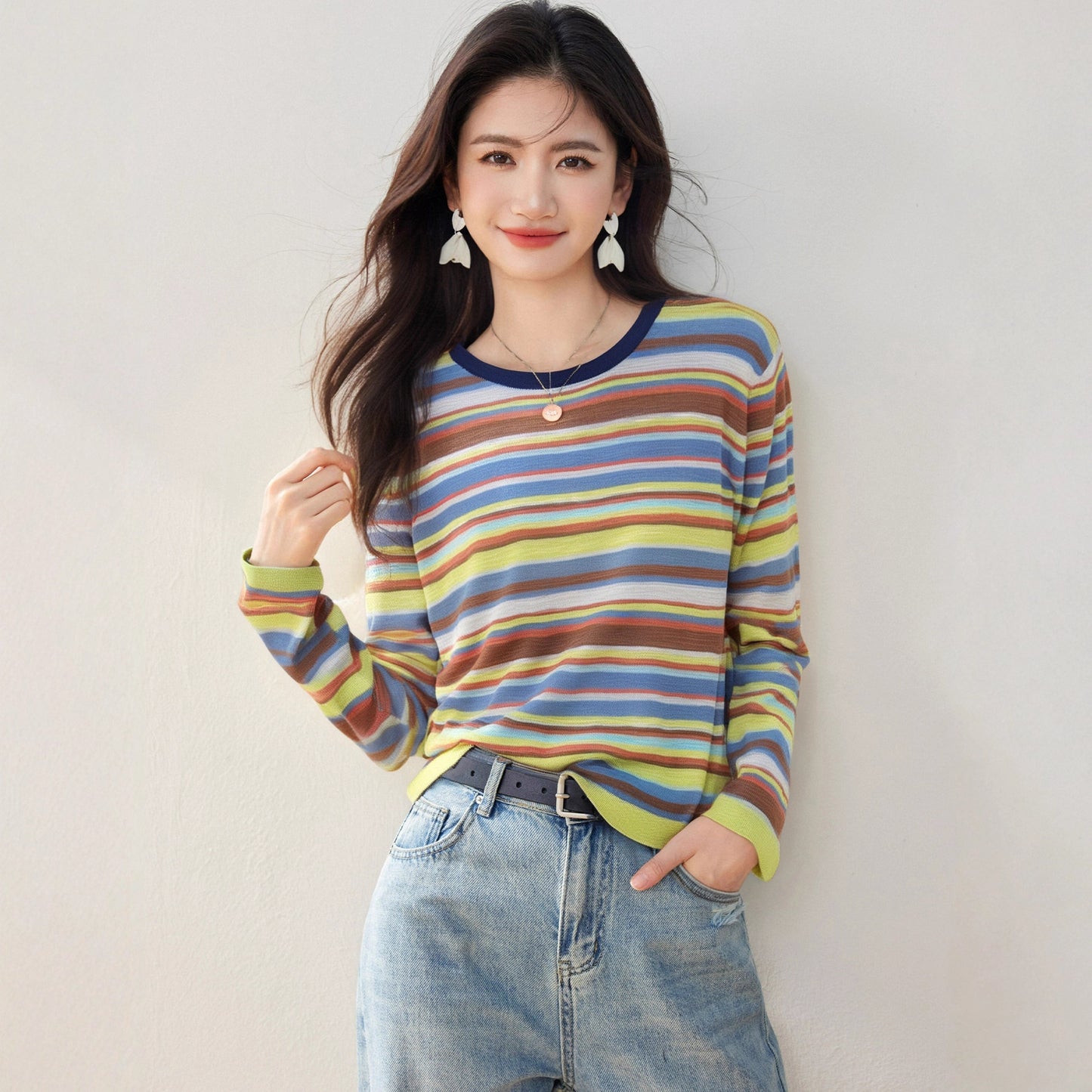 Chic Knit Sweater Women's Round Neck Loose Fit Slimming French Little Black Dress Style Soft Knit Top